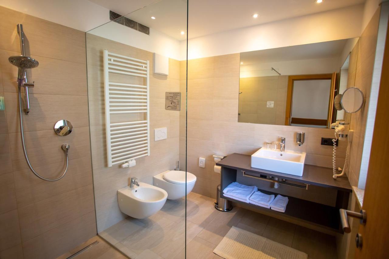 Hotel Lamm Натурно Екстериор снимка