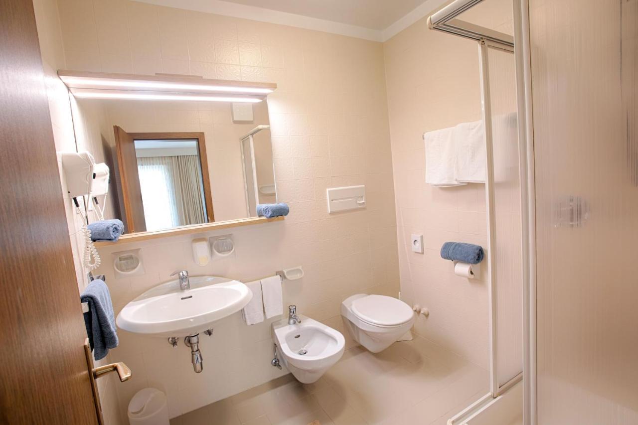 Hotel Lamm Натурно Екстериор снимка