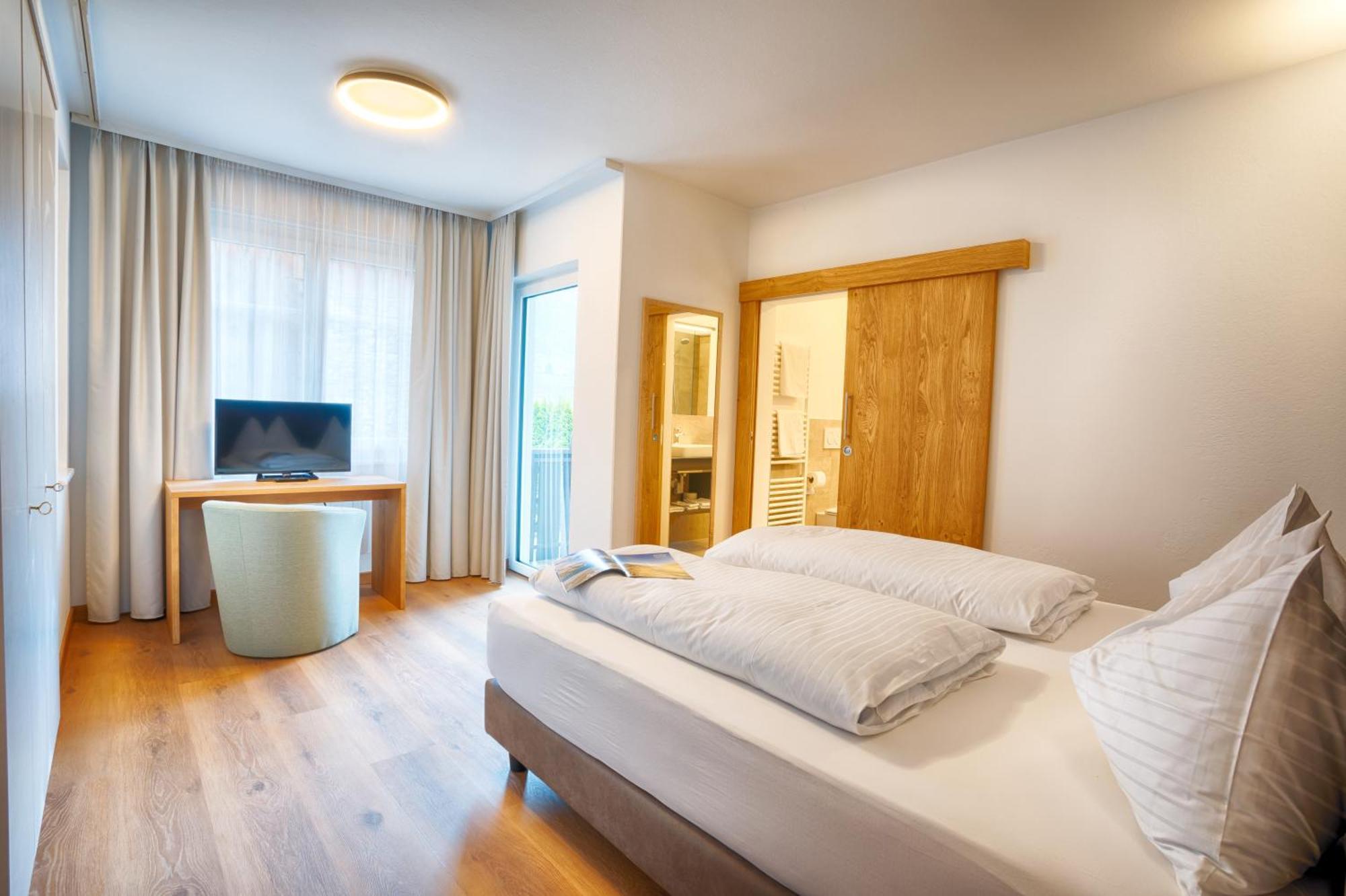 Hotel Lamm Натурно Екстериор снимка