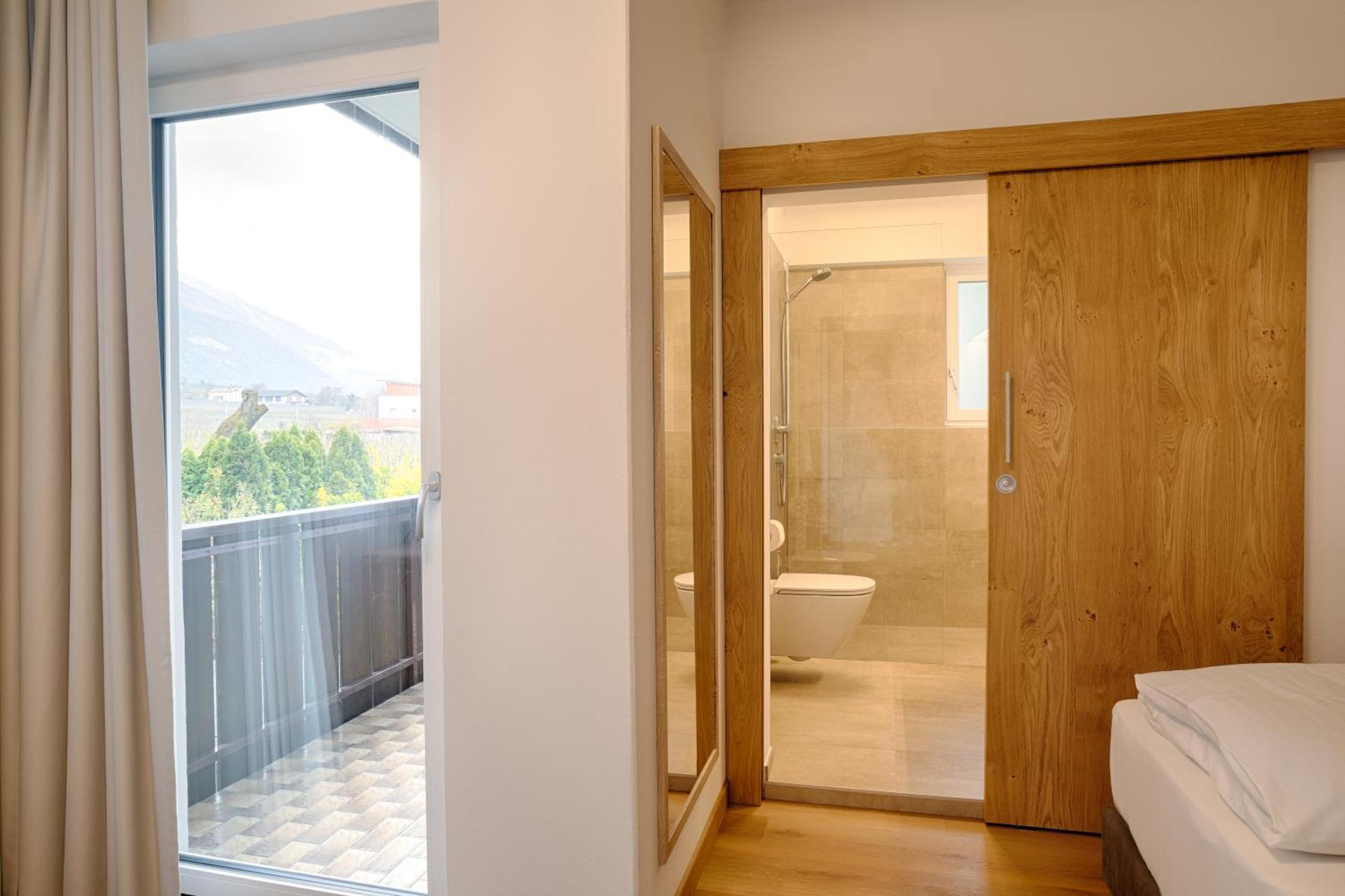 Hotel Lamm Натурно Екстериор снимка