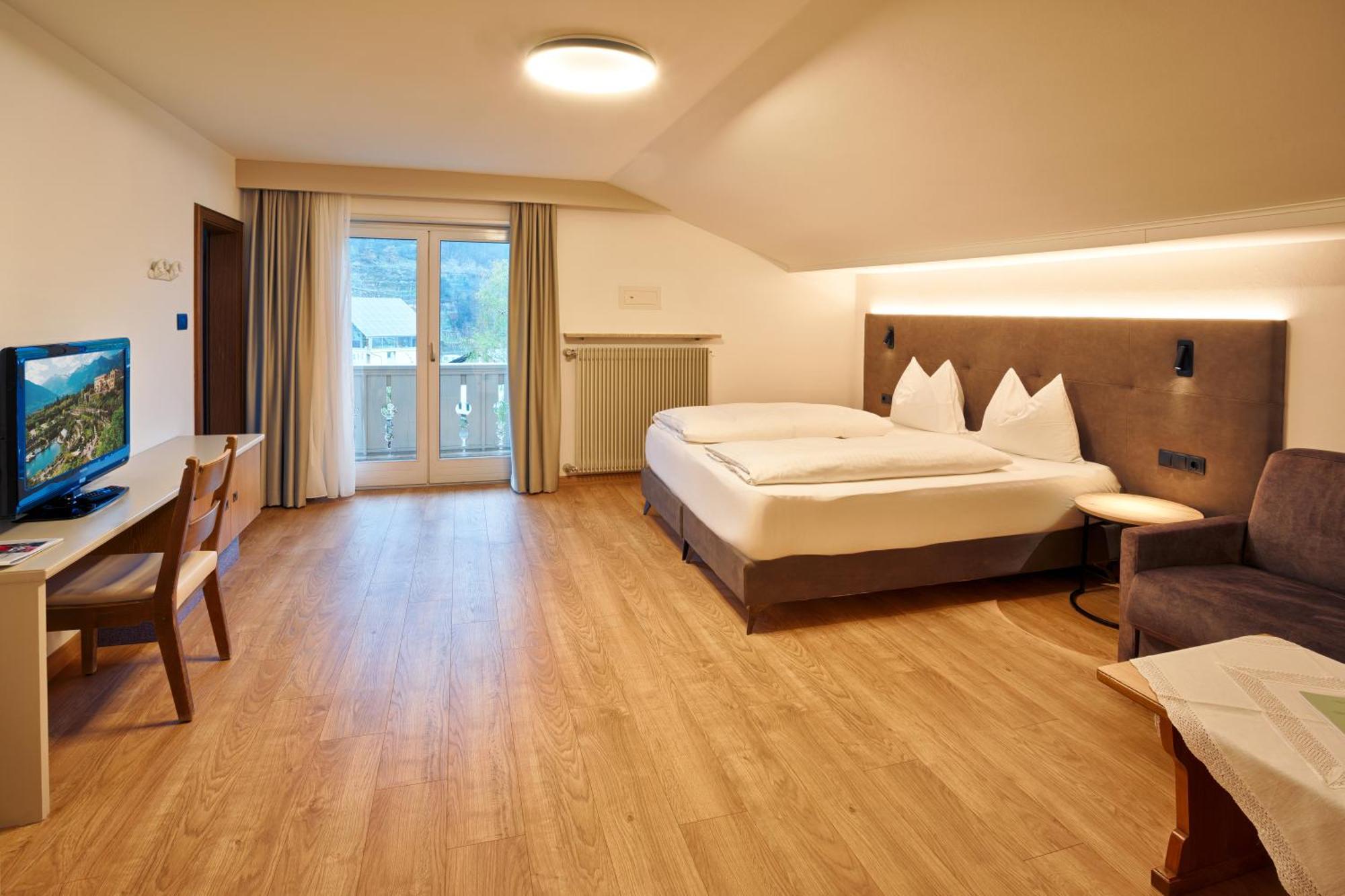 Hotel Lamm Натурно Екстериор снимка