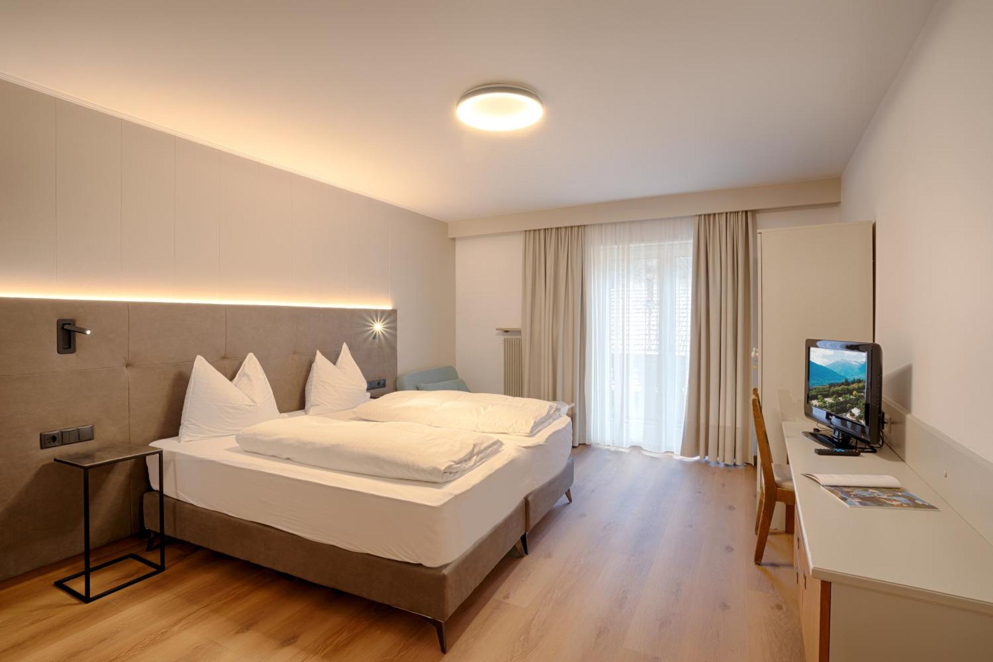 Hotel Lamm Натурно Екстериор снимка