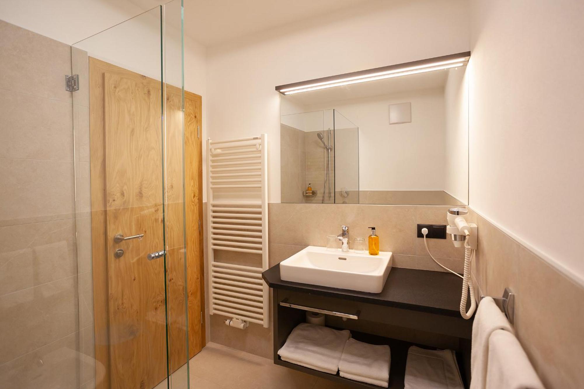 Hotel Lamm Натурно Екстериор снимка