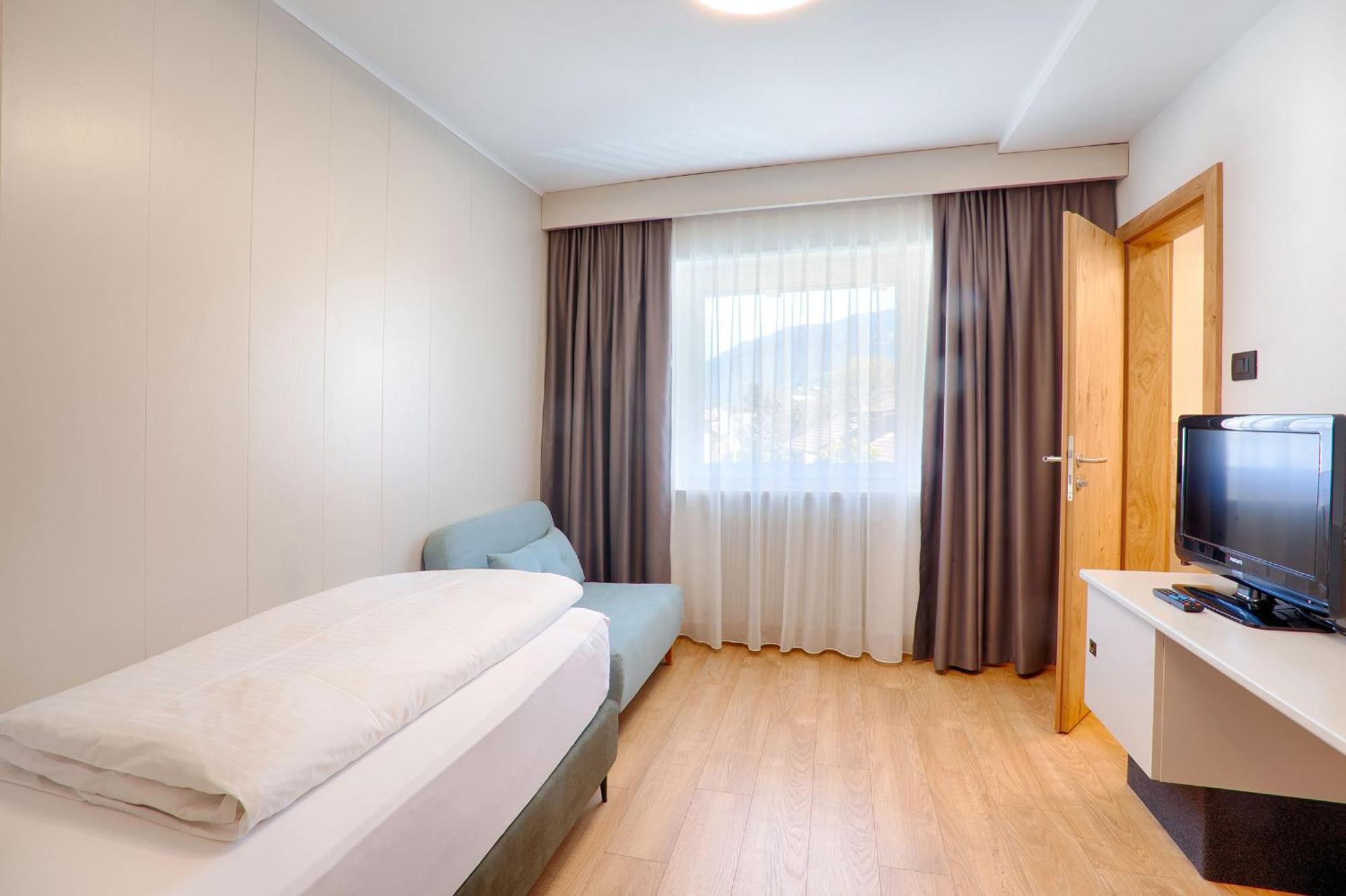 Hotel Lamm Натурно Екстериор снимка
