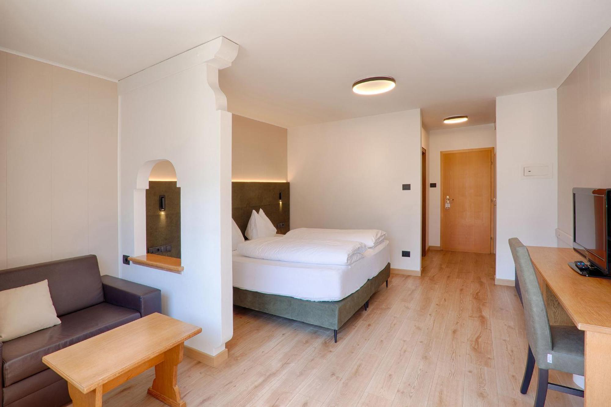 Hotel Lamm Натурно Екстериор снимка